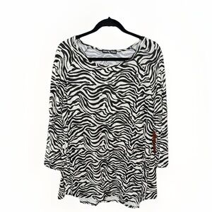 Kim & Cami Black and White Zebra Print Long Sleeve Top